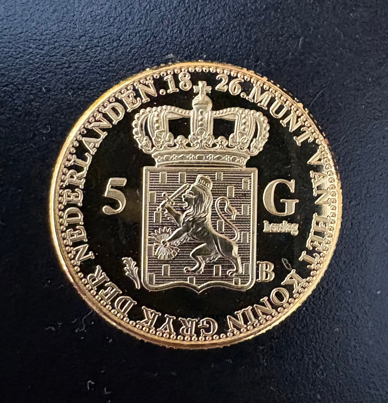 Officiële herslag massief vergulde munt van 5 gulden, Ophalen of Verzenden, Nederland, Munten