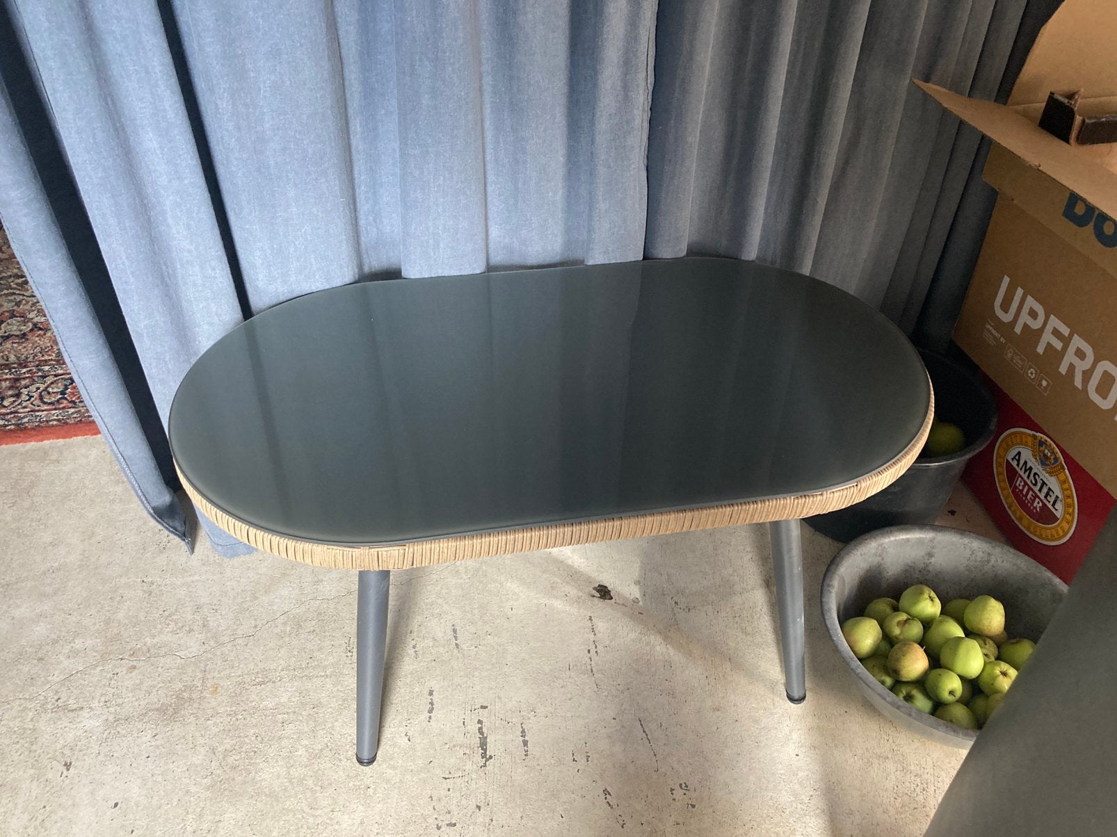 Tafel nieuw met glasplaat, Ophalen, Zo goed als nieuw, Rechthoekig, Aluminium