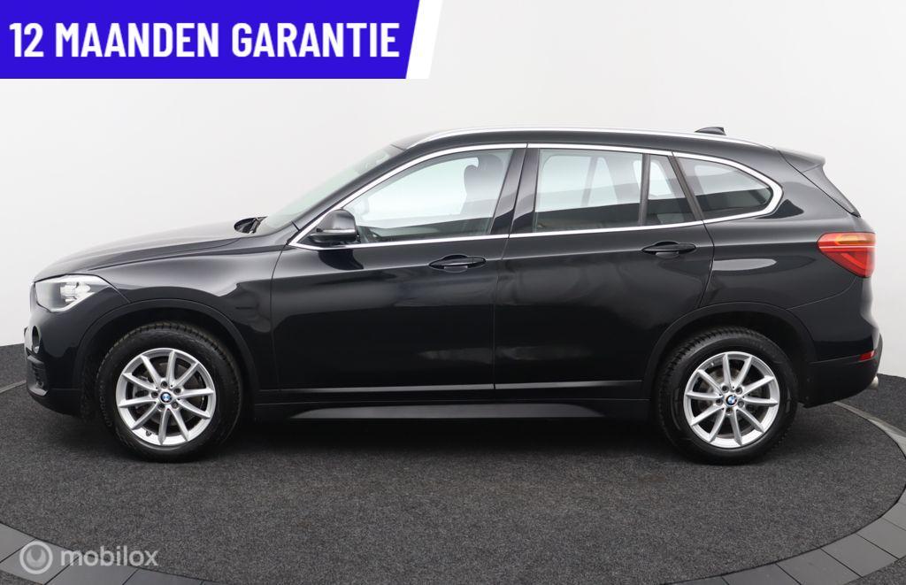 BMW X1 sDrive18i Automaat Cruise Dealer onderhouden 1ste eig, Auto's, Gebruikt, Euro 6, Zwart, Origineel Nederlands