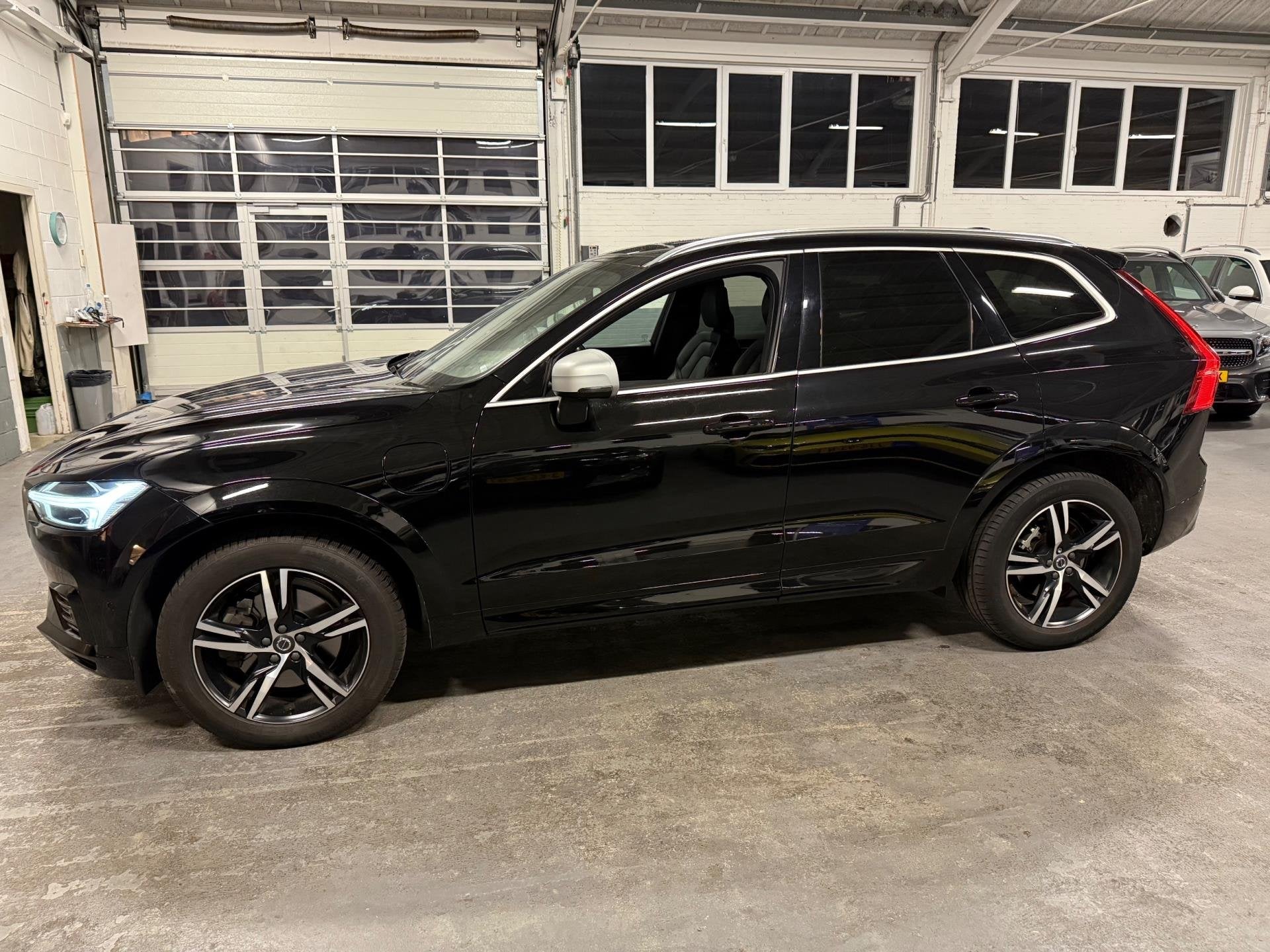 Volvo XC60 2.0 T8 Twin Engine AWD Inscription R design Pano/, Auto's, Volvo, Automaat, Gebruikt, 1969 cc, 320 pk