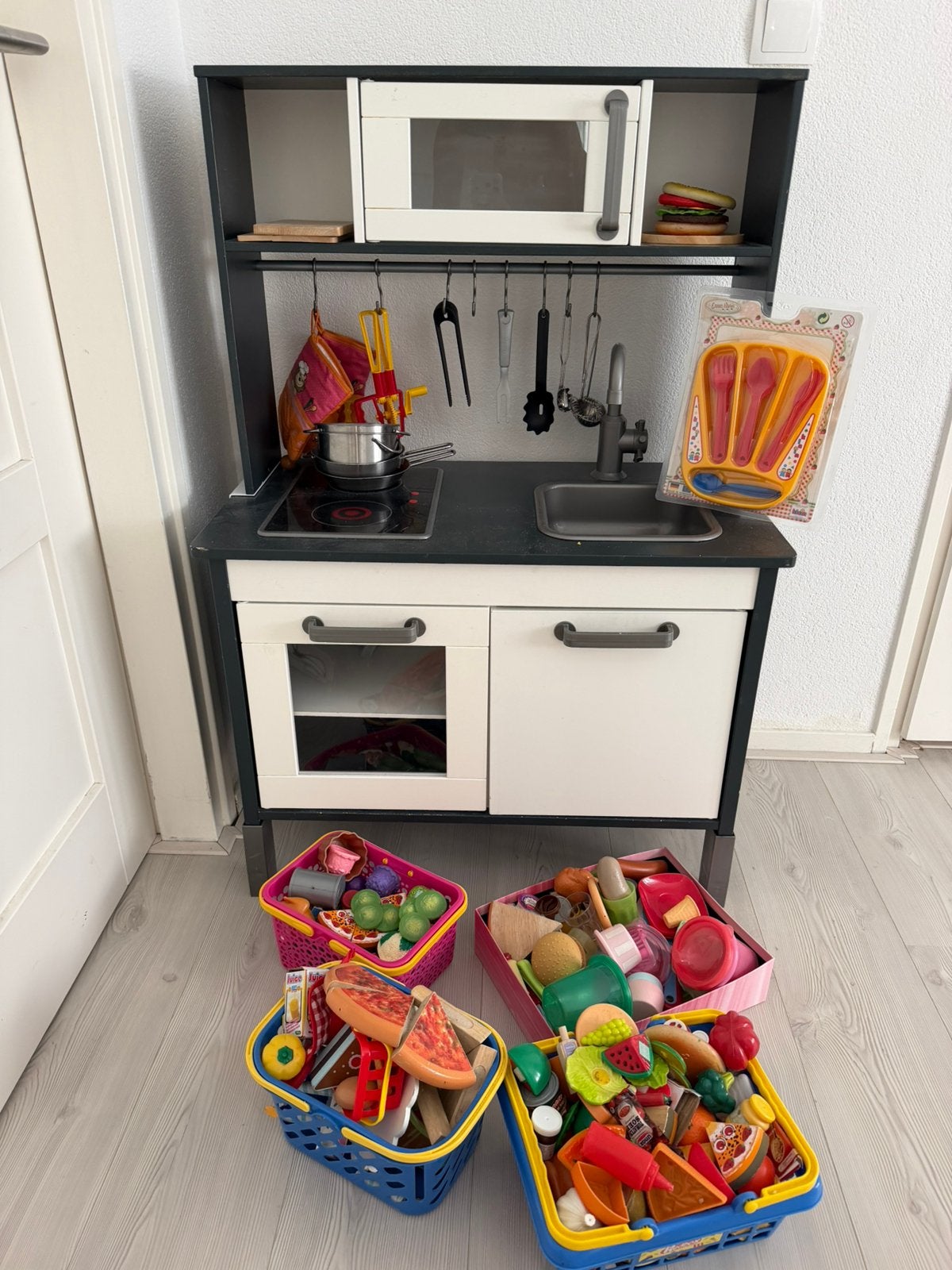 IKEA Duktig speelkeuken met accessoires, Ophalen of Verzenden, Zo goed als nieuw