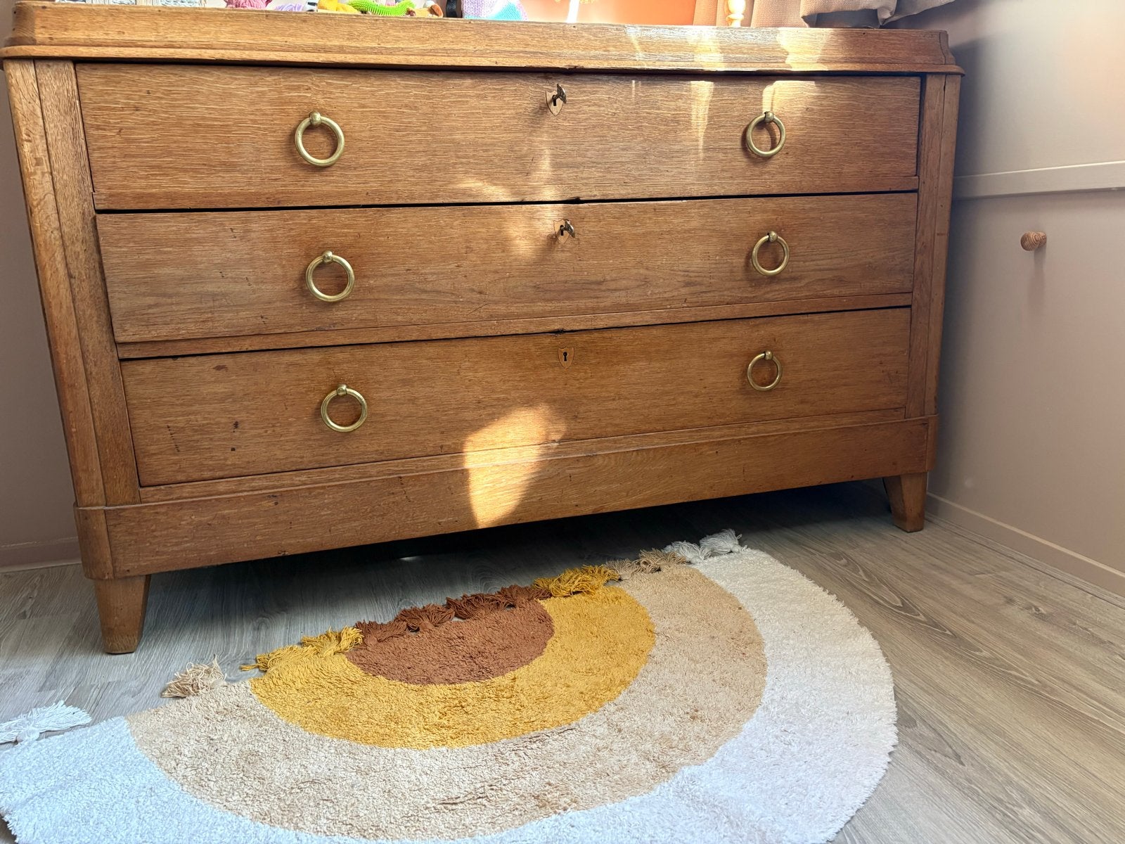 Antieke houten ladekast met 3 laden, Ophalen, Gebruikt, 100 tot 150 cm, Eikenhout