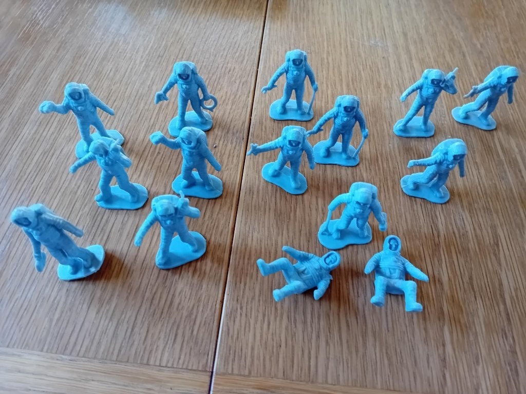Ruimtevaart poppetjes 15 stuks kunststof 5cm jaren '70, Ophalen of Verzenden, Gebruikt