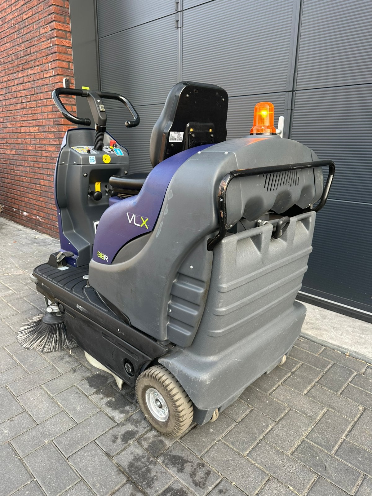 Veegmachine Tennant 818R – Volledig Gereviseerd, Ophalen, Overige typen