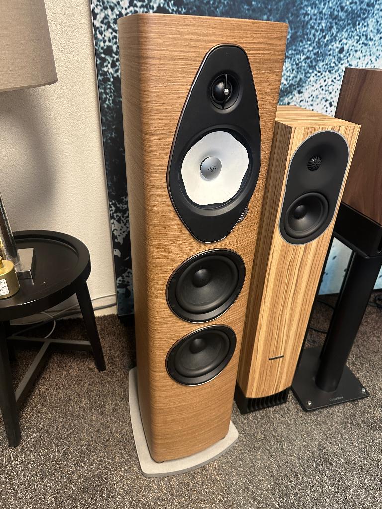Sonus faber Sonetto V G2 Demo | vloerstaande speakers | Set, Zo goed als nieuw, 120 watt of meer, Front, Rear of Stereo speakers