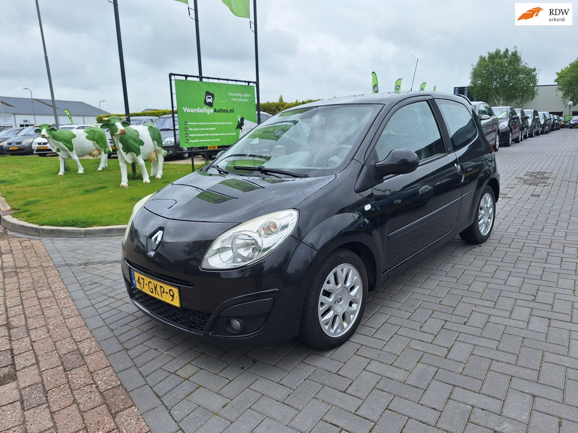 Renault Twingo 1.2-16V Initiale / Luxe uitvoering / APK juni, Voorwielaandrijving, Twingo, Gebruikt, 31 €/maand