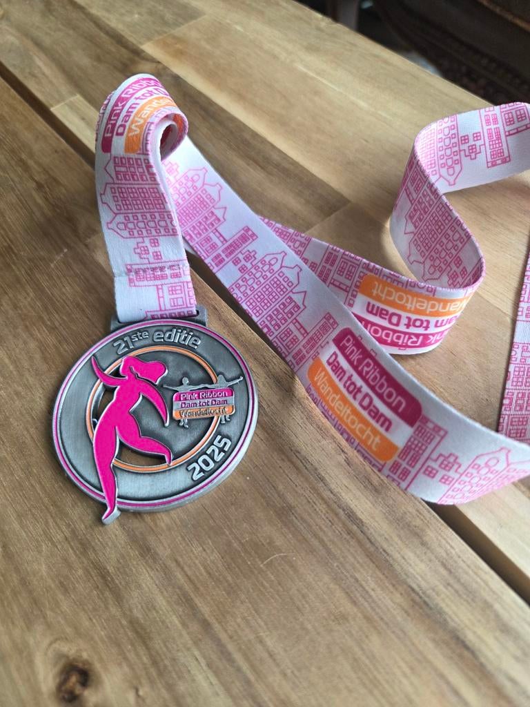 Pink Ribbon Dam tot Dam Wandeltocht Medaille 2025, Ophalen, Zo goed als nieuw