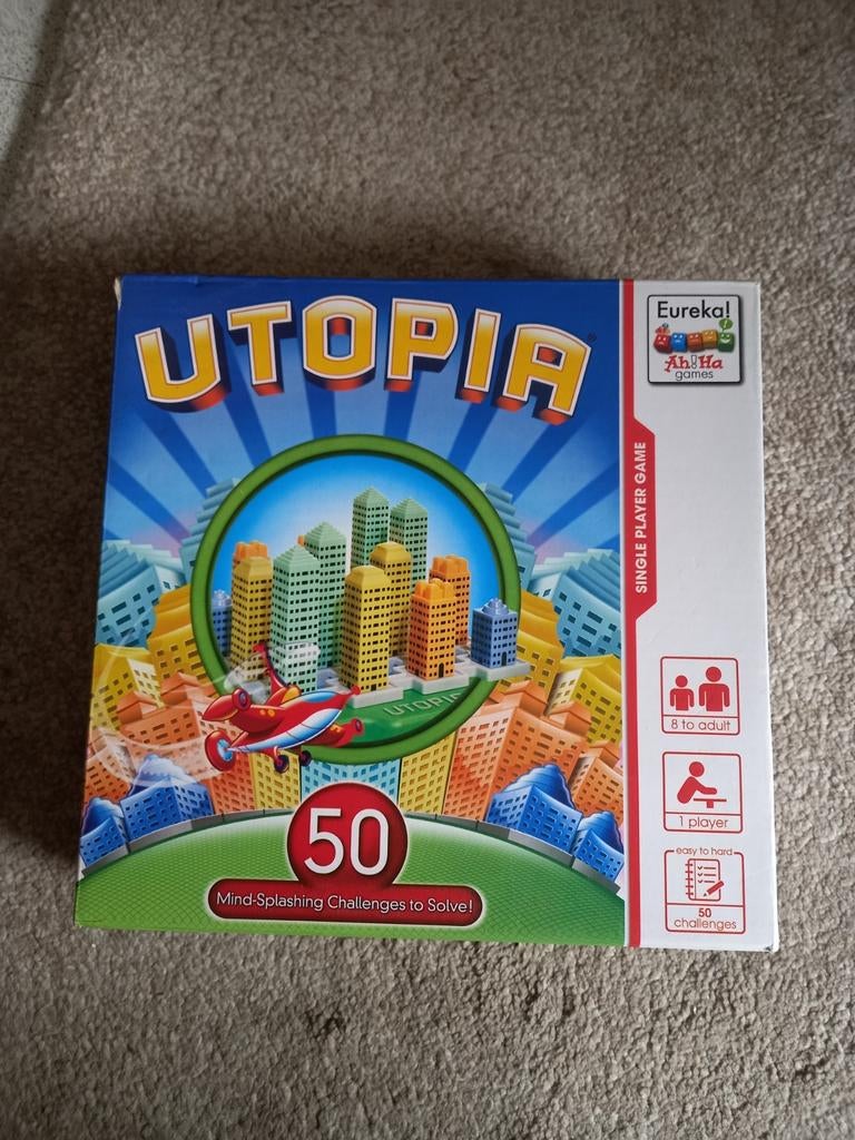 UTOPIA . als nieuw !, Ophalen of Verzenden, Zo goed als nieuw