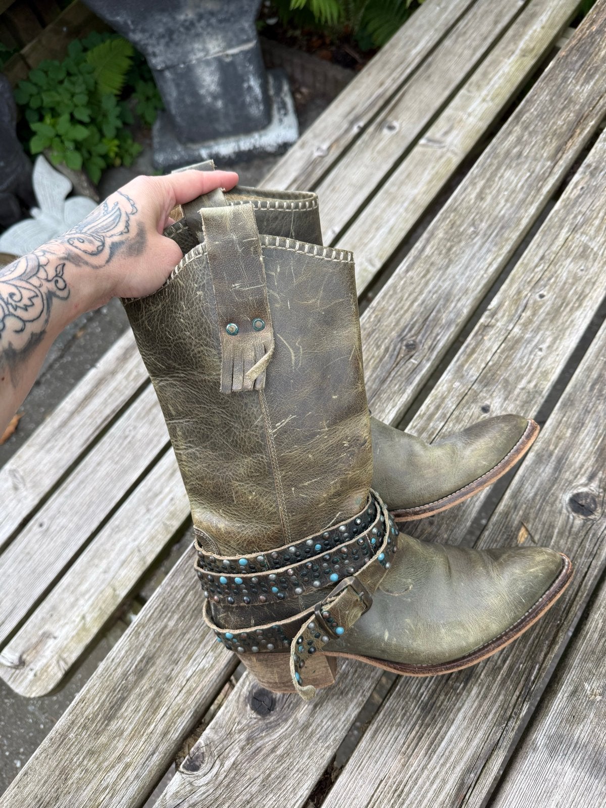 Stoere groene cowboylaarzen met studs, Kleding | Dames, Schoenen, Ophalen of Verzenden, Gedragen, Groen, Hoge laarzen