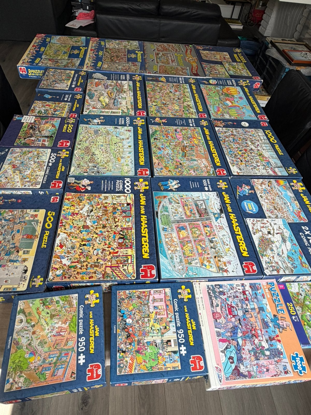 26 puzzels in 20 dozen jan van Haasteren 500- 1500 stukjes, Hobby en Vrije tijd, Denksport en Puzzels, Ophalen, 500 t/m 1500 stukjes