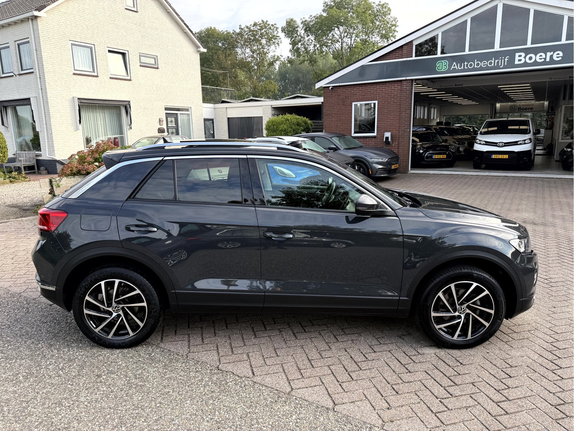 Volkswagen T-Roc 1.5 TSI Style Business Panoramadak, Stoelve, 1254 kg, Stof, 4 cilinders, 150 pk