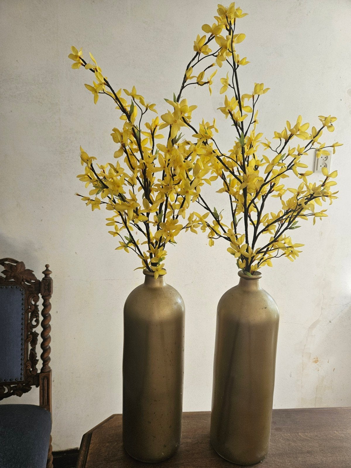 Twee vazen met kunstbloemen, 90 cm hoog, Overige materialen, Gebruikt, Inclusief decoratie, Ophalen of Verzenden