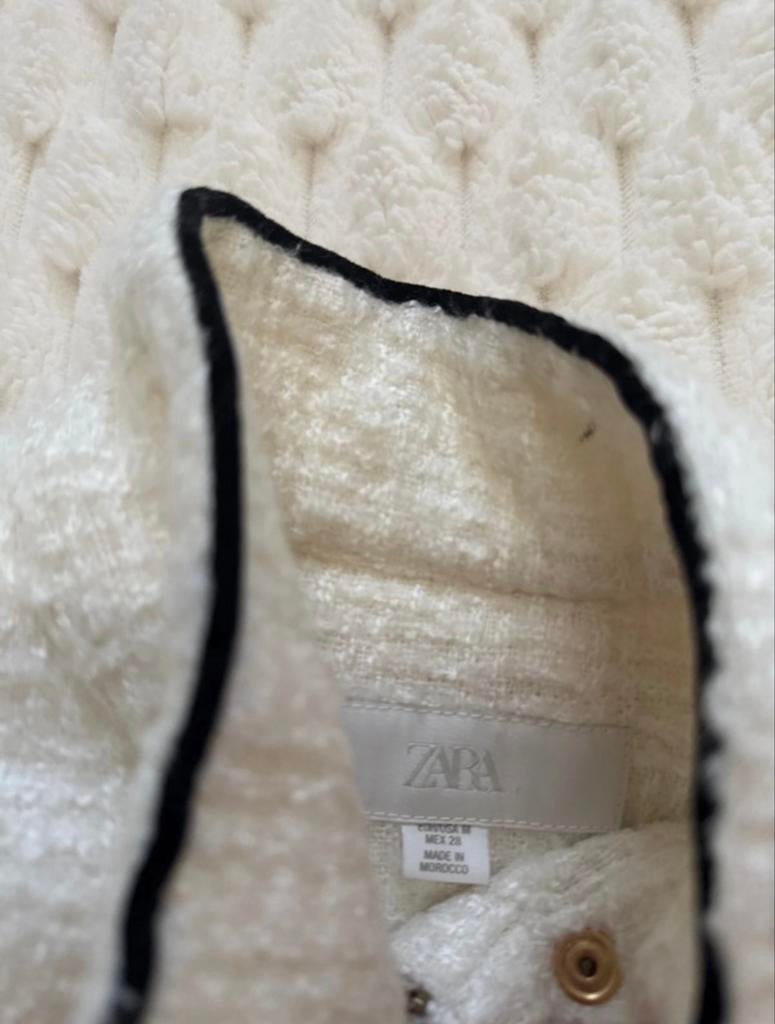 Zara Crèmekleurig Bouclé Jasje met Zwarte Bies, Ophalen of Verzenden, Zo goed als nieuw, Maat 38/40 (M), Wit