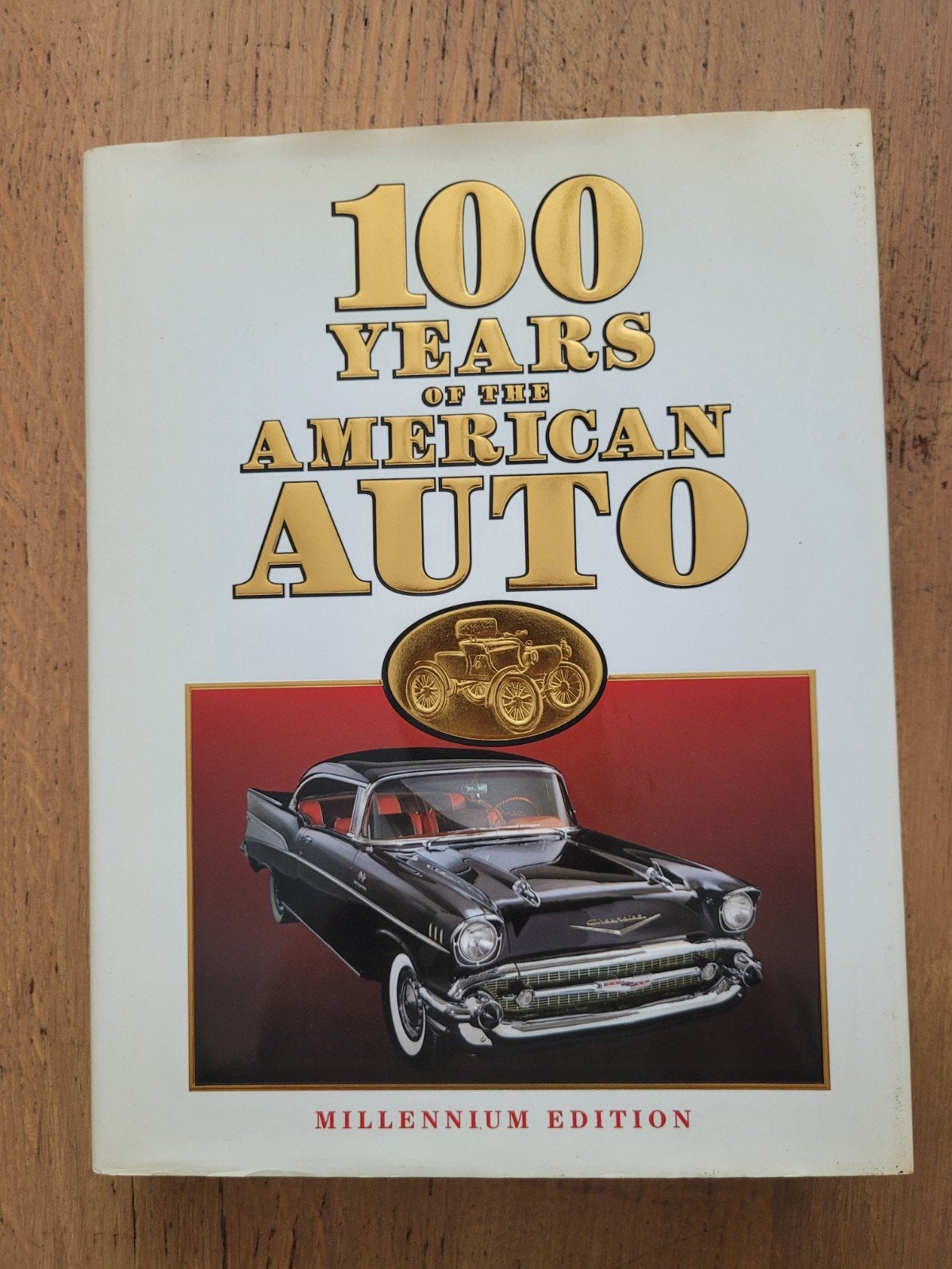 100 Jaar Amerikaanse Auto - Millennium Editie, Boeken, Auto's | Boeken, Ophalen of Verzenden, Zo goed als nieuw, Algemeen, Publications International, Ltd.