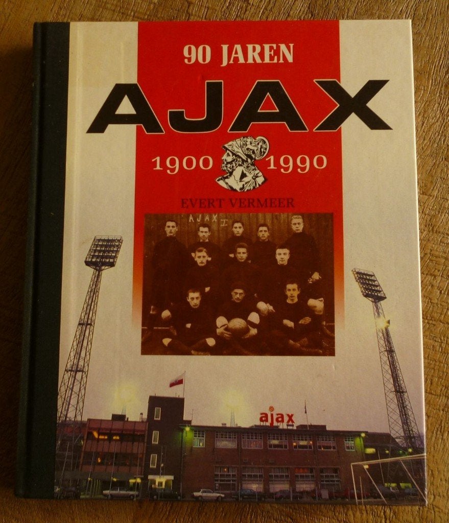 Boek AJAX 90- jarig bestaan 1900-1990 (216 blz), Ophalen of Verzenden, Zo goed als nieuw, Ajax, Boek of Tijdschrift
