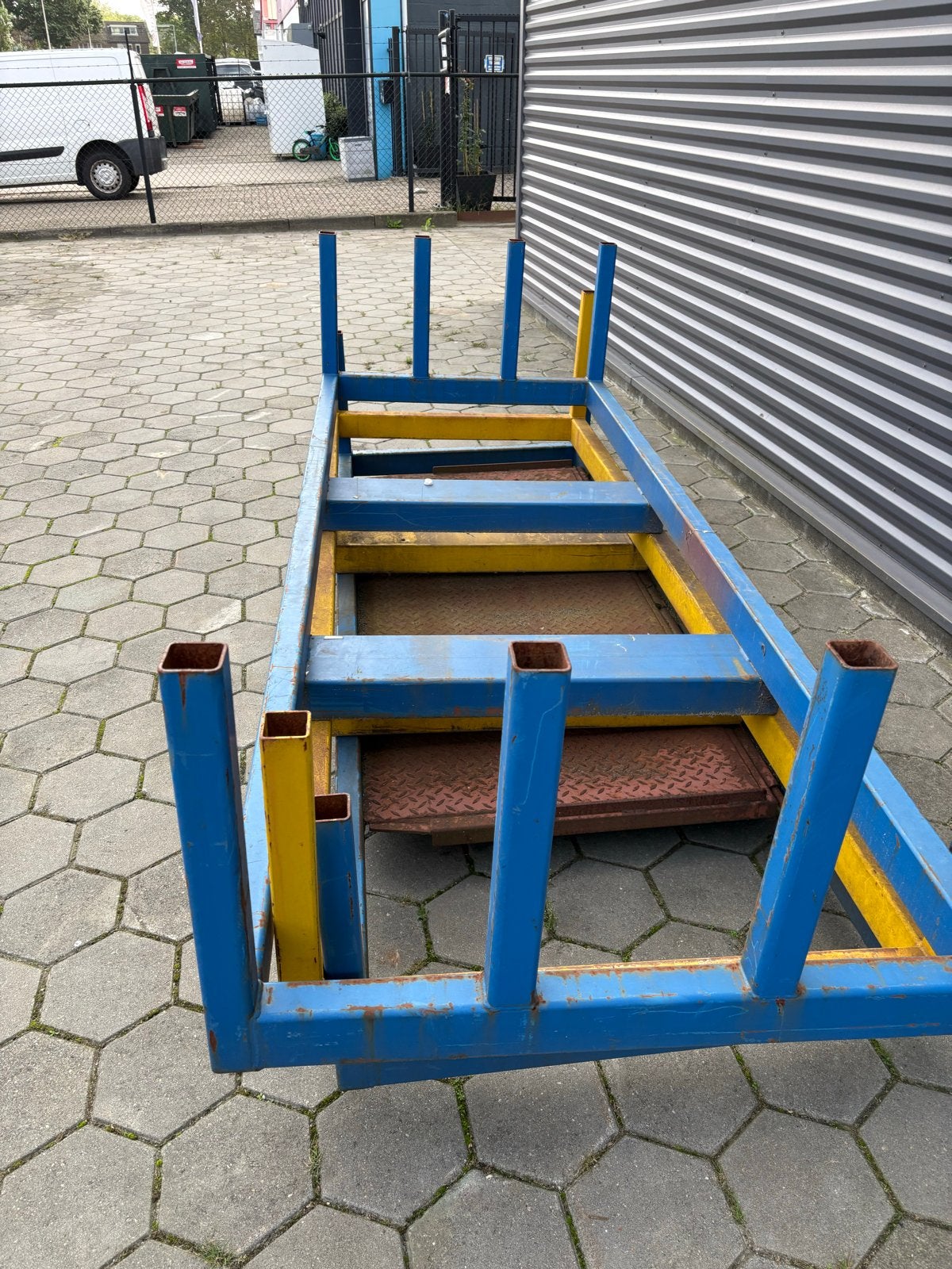 Stalen rekken / opslagbokken (meerdere staan ), Ophalen of Verzenden