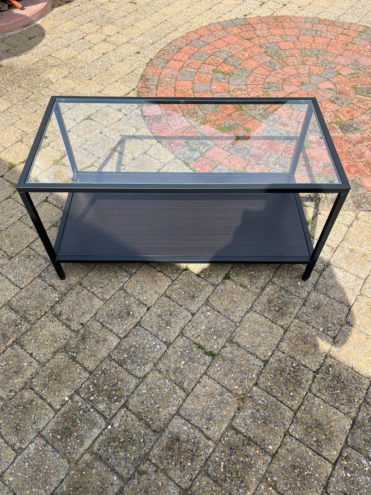 Salonrafel met glazenplaat, kleur: zwart/bruin, Huis en Inrichting, Tafels | Salontafels, Ophalen, Glas, 100 tot 150 cm, 50 tot 100 cm
