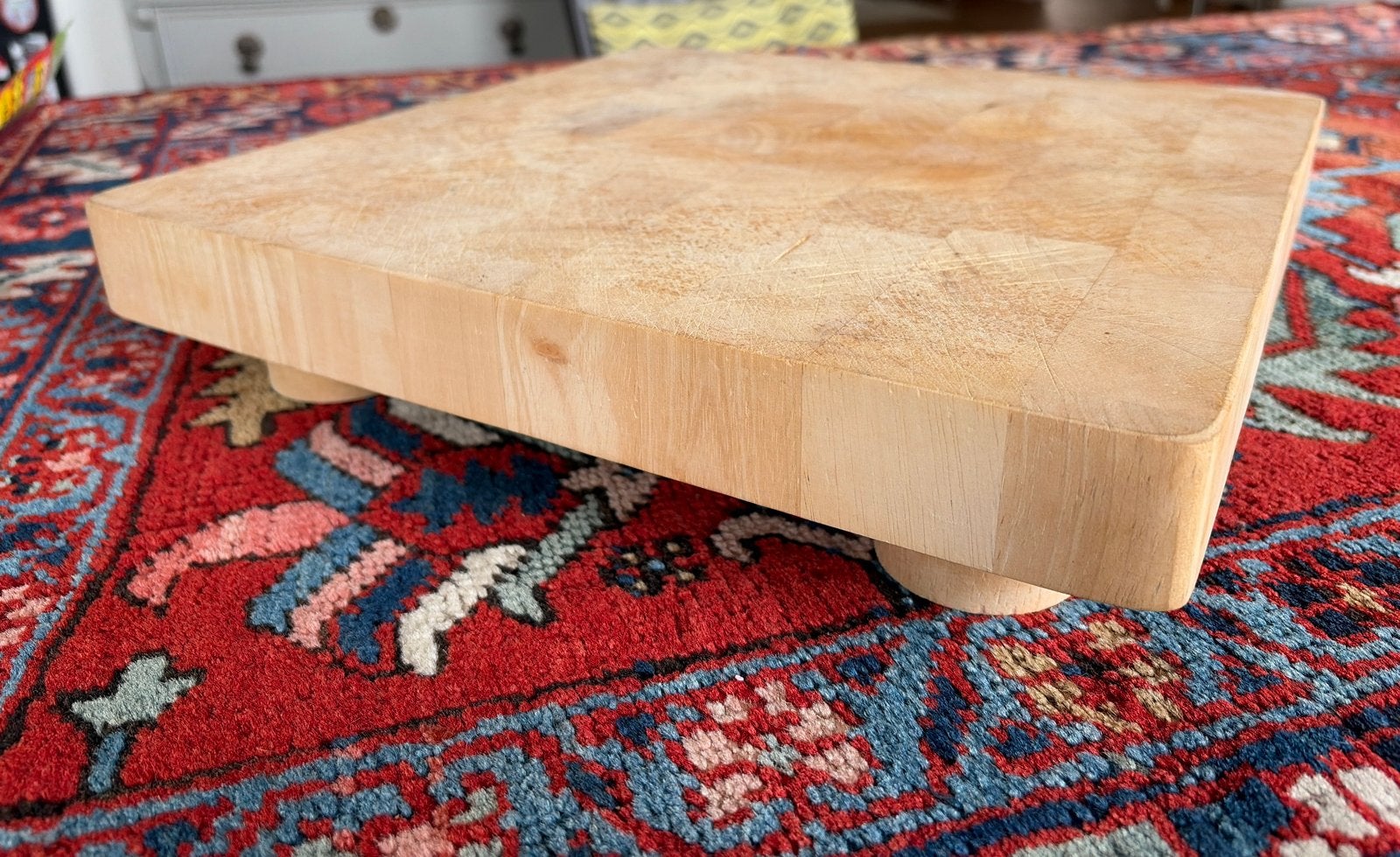 Houten hakblok / snijplank met pootjes, Gebruikt, Hout, Snij-/serveerplank, Ophalen of Verzenden