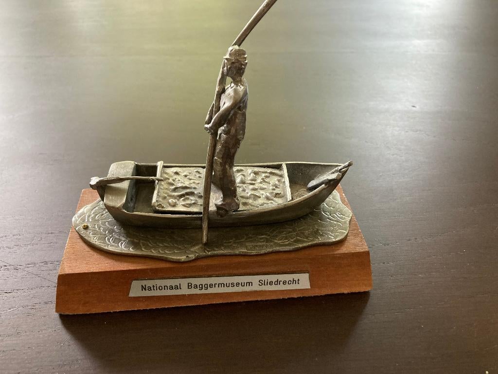 beeldje baggermuseum, Verzamelen, Beelden en Beeldjes, Ophalen of Verzenden, Zo goed als nieuw, Mens