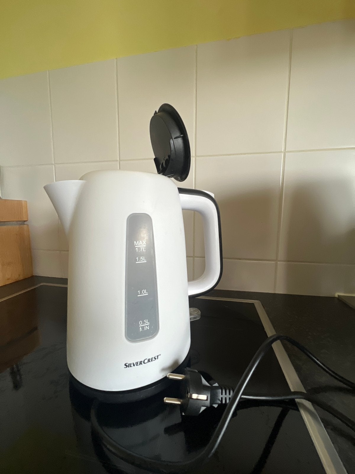SilverCrest Waterkoker 1.7L Wit - Zo goed als nieuw, 1 tot 2 liter, Ophalen of Verzenden, Zo goed als nieuw, Draadloos