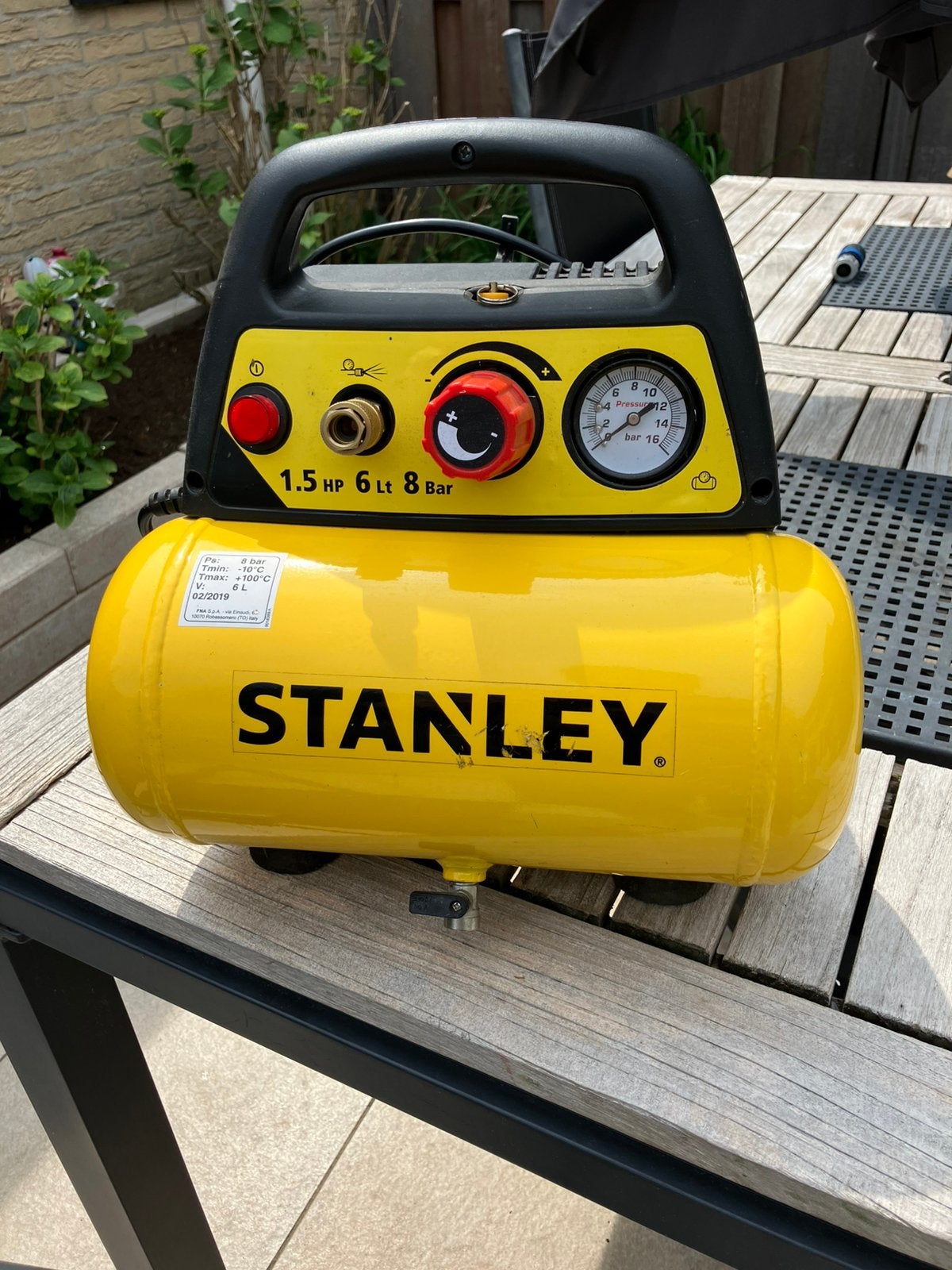 STANLEY Compressor DN200/8/6, 6 tot 10 bar, Ophalen of Verzenden, Zo goed als nieuw, Minder dan 200 liter/min