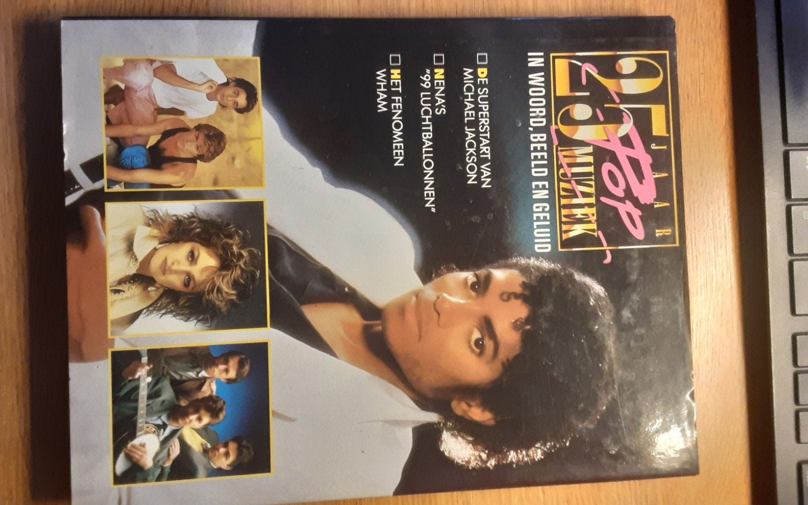 BOEK 25 jaar popmuziek Michael Jackson, Ophalen of Verzenden, Artiest