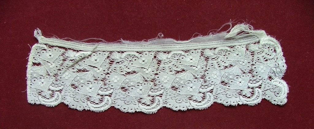 ANTIEKE KANTEN KRAAGJE - WAAIER MOTIEF ca. 1920, Antiek en Kunst, Ophalen of Verzenden, Dames