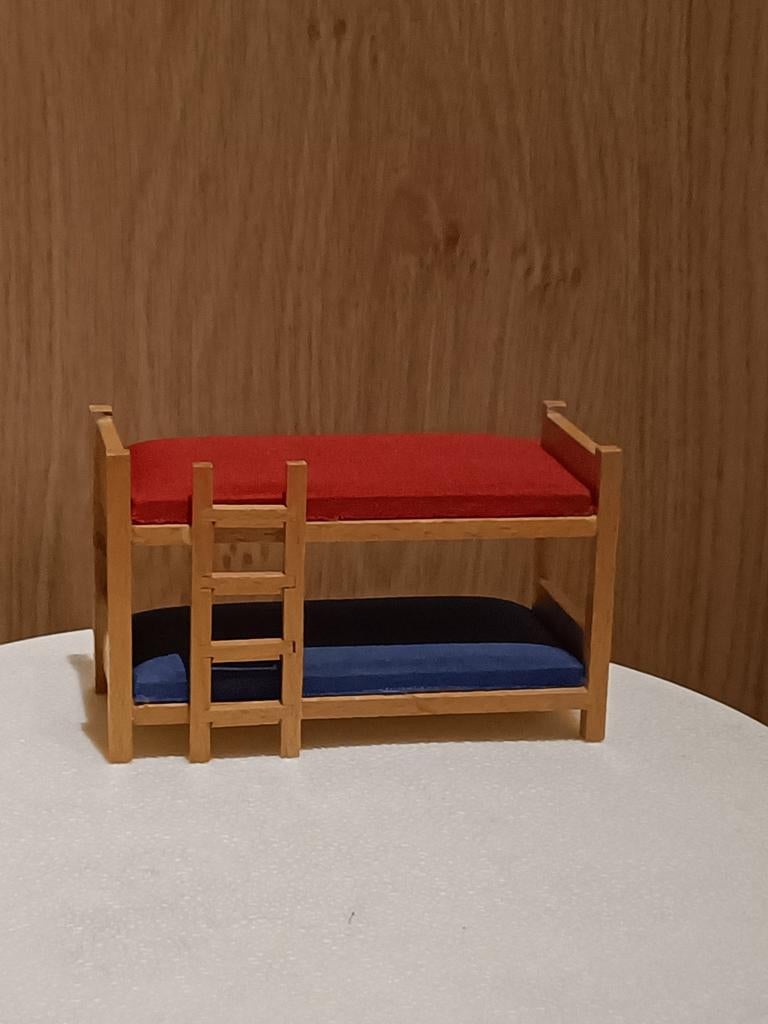Houten stapelbed poppenhuis, Ophalen of Verzenden, Gebruikt, Poppenhuis