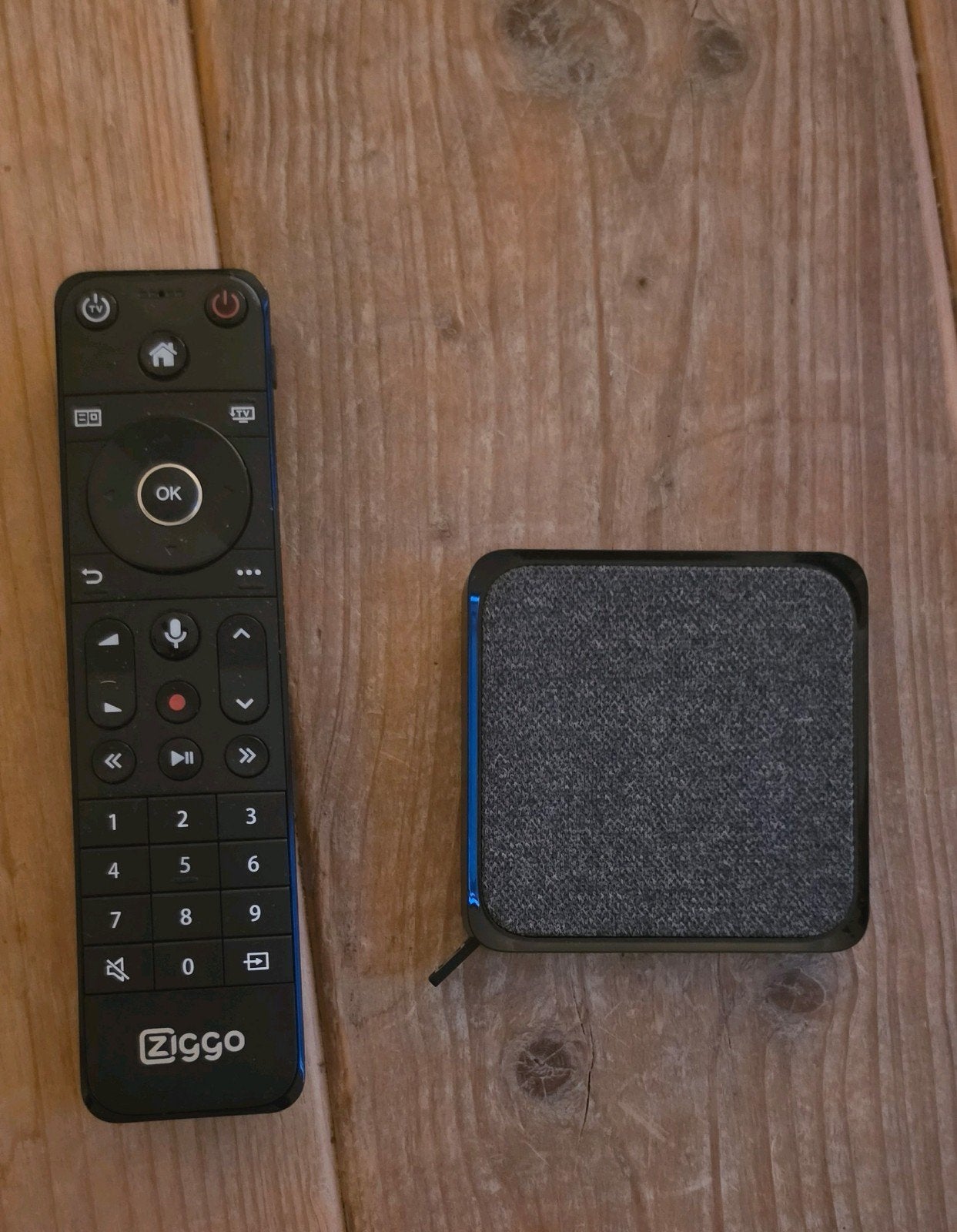 Ziggo Mediabox Next Mini met afstandsbediening, Ophalen of Verzenden, Zo goed als nieuw, Decoder