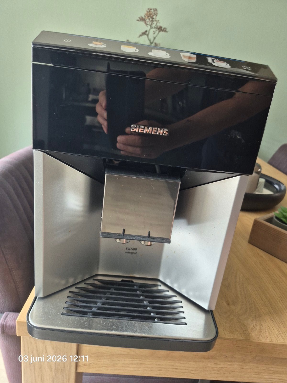 Siemens EQ.500 volautomaat koffiemachine - defect maalwerk, Witgoed en Apparatuur, Koffiezetapparaten, Ophalen, Afneembaar waterreservoir