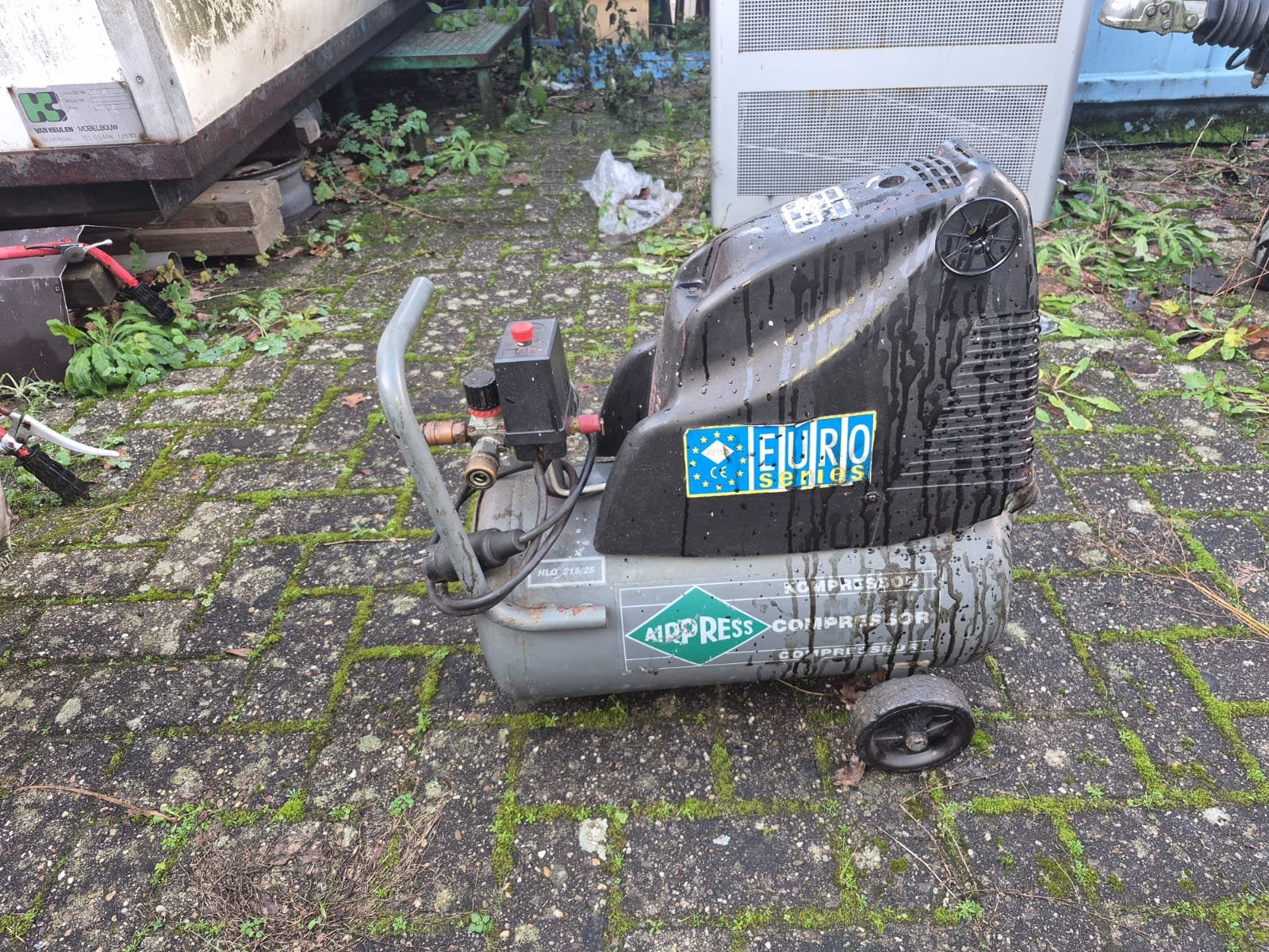 Kleine compessoren, Doe-het-zelf en Verbouw, Compressors, Ophalen, Gebruikt, Minder dan 200 liter/min, Minder dan 25 liter