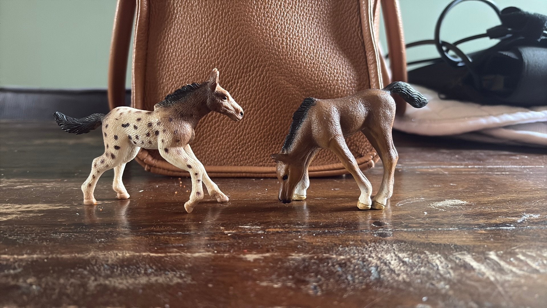 2 paarden beeldjes, Verzamelen, Ophalen of Verzenden, Zo goed als nieuw, Dier