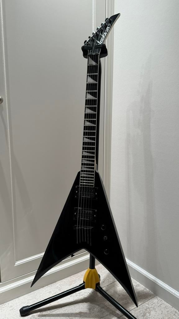 Jackson JS32 King V – Thrash Monster Seymour Duncan Upgrade!, Muziek en Instrumenten, Snaarinstrumenten | Gitaren | Elektrisch