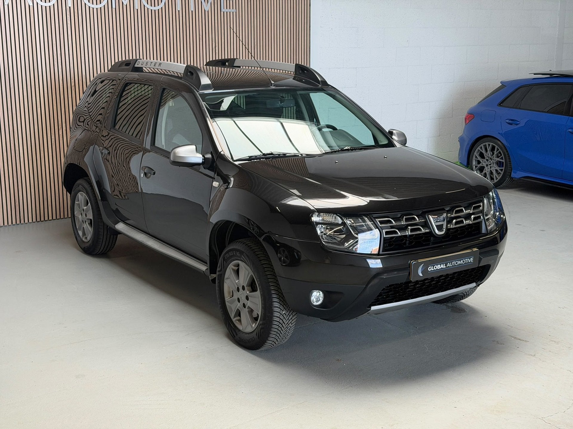 Dacia Duster 1.2 TCe 4x2 Lauréate - NAP - BLUETOOTH - LMV, Auto's, Voorwielaandrijving, Gebruikt, Euro 6, 4 cilinders