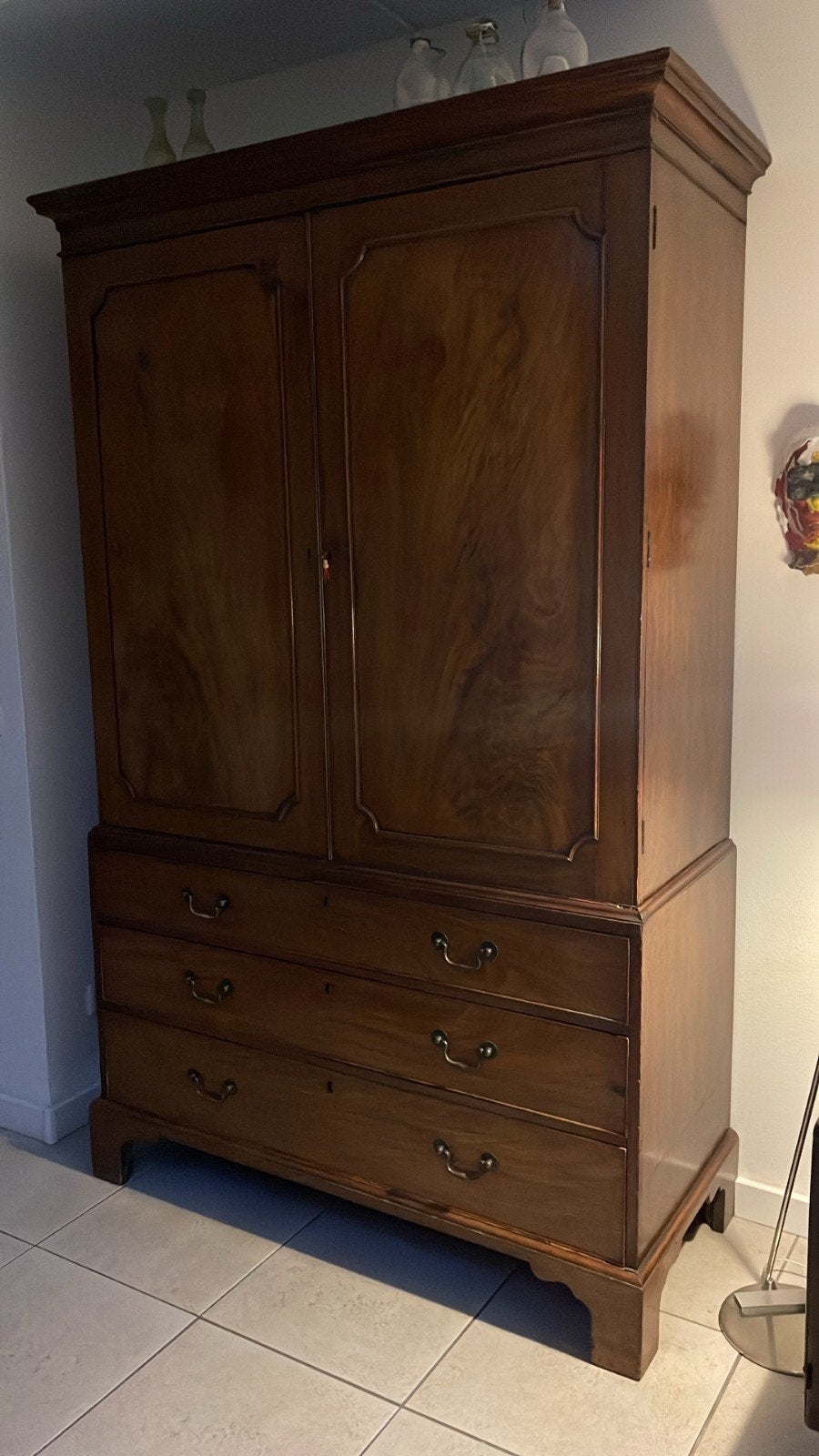 Antieke mahoniehouten kast met lades, Antiek en Kunst, Antiek | Meubels | Kasten, Ophalen of Verzenden