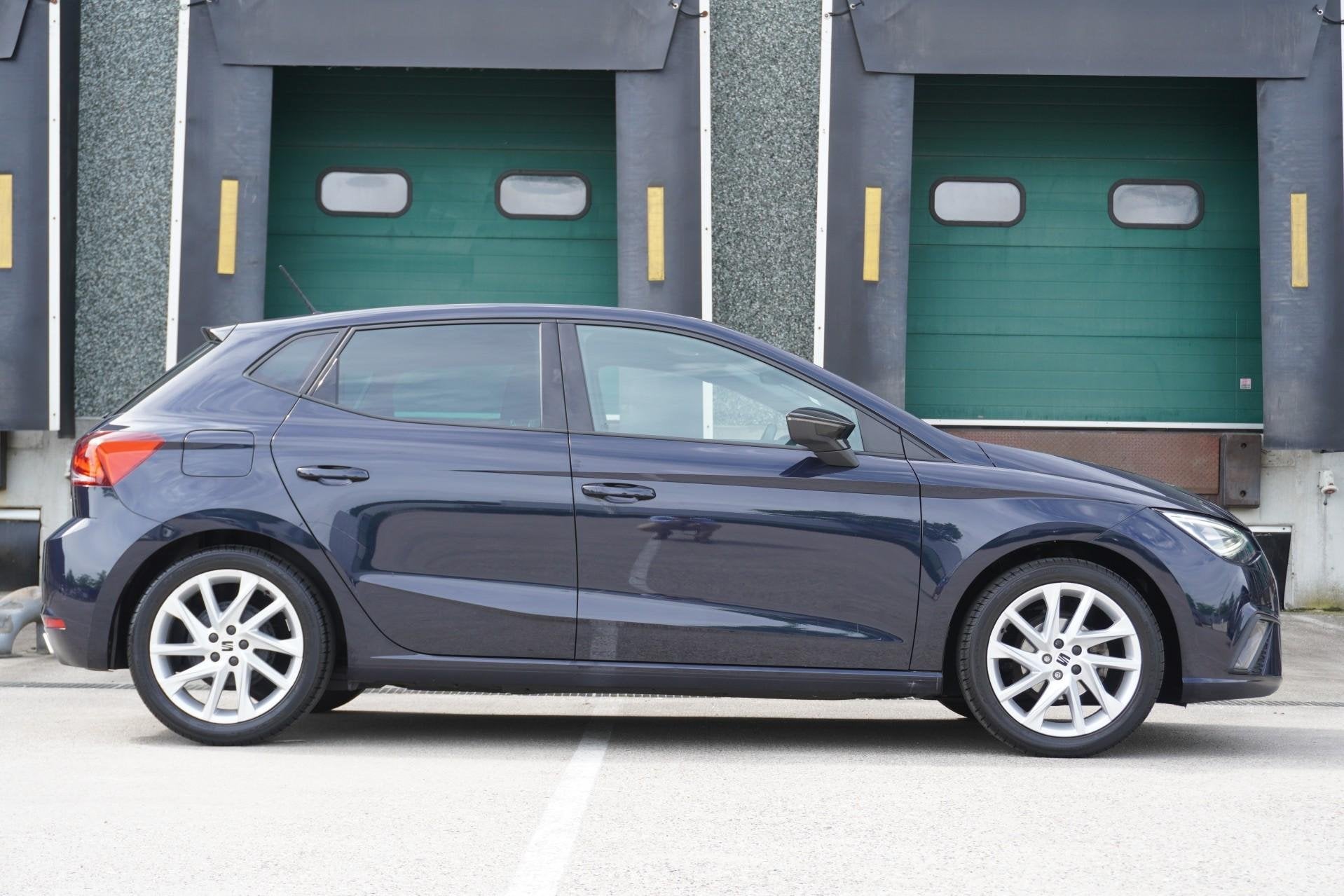 SEAT Ibiza 1.0 EcoTSI 95pk FR Business Intense | Stoelverwar, Auto's, Seat, 12 maanden, 1071 kg, Blauw, Alcantara