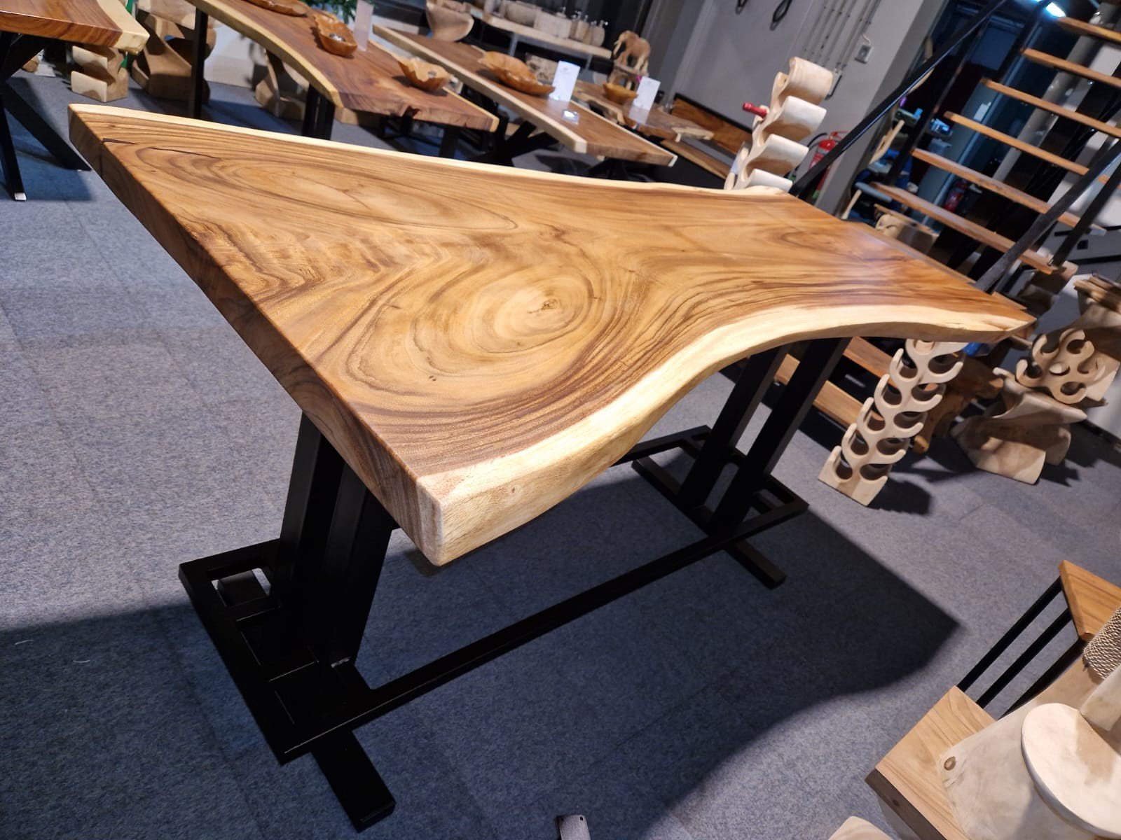 Prachtige bartafel/statafel suarhout boomstam blad. 220cm, Industrieel suar interieur, Info@industrieel-suar-interieur.nl, Nieuw
