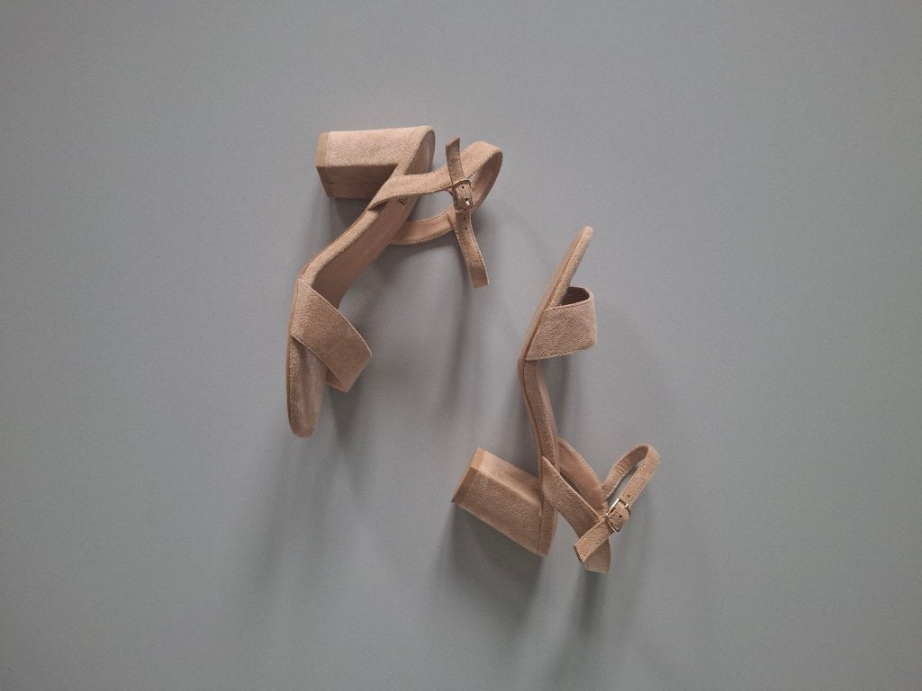 Sandalen met blokhak, Beige, Zo goed als nieuw, Sandalen of Muiltjes, Ophalen of Verzenden