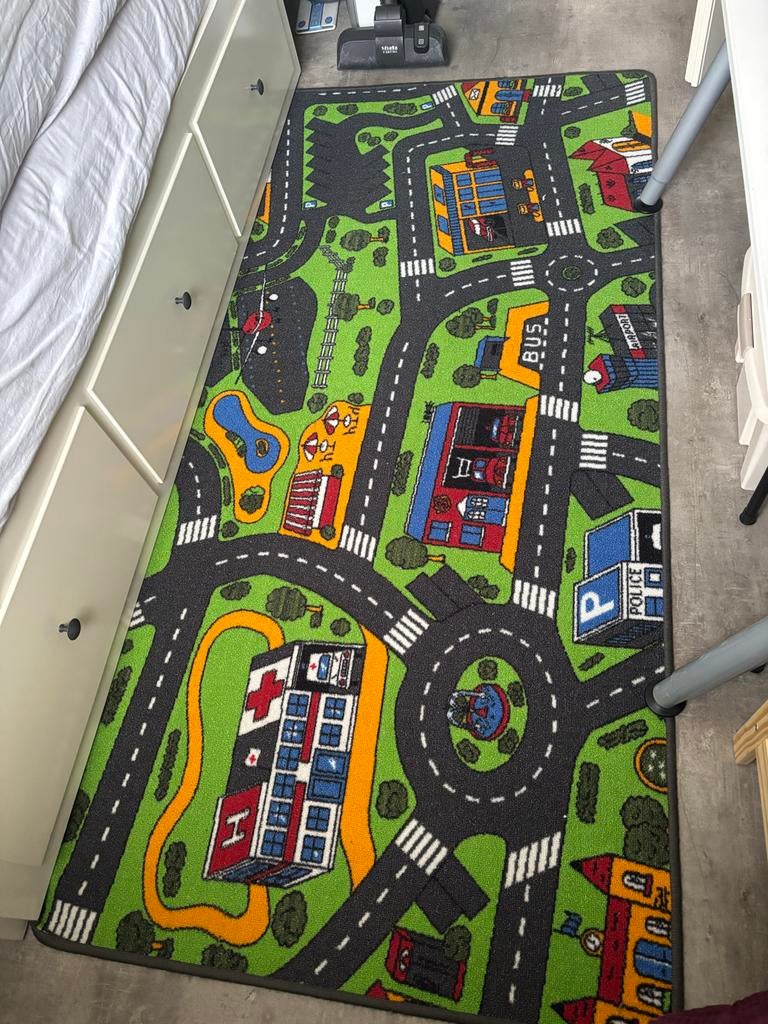 Speelkleed met wegenpatroon voor kinderen in nieuwstaat, Ophalen, Zo goed als nieuw