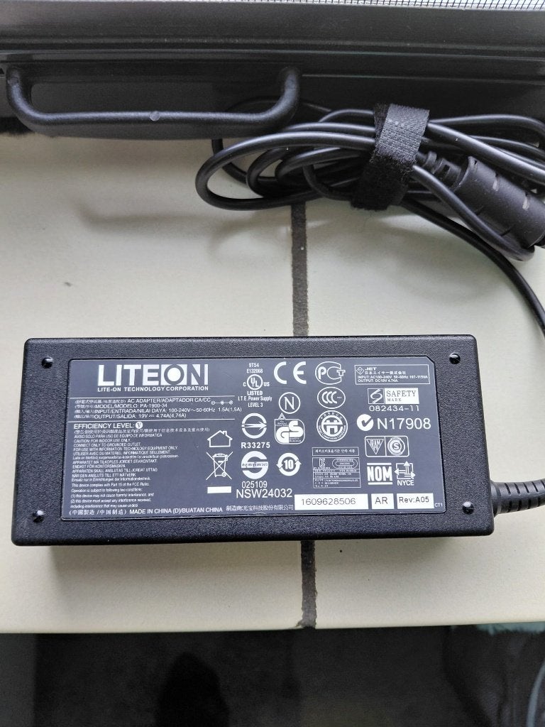 Laptop adapter Liteon, Ophalen of Verzenden, Gebruikt