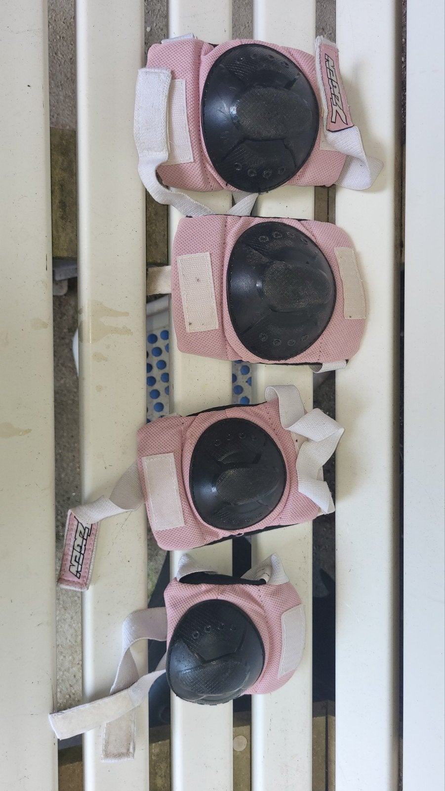 Roze knie- en elleboogbeschermers voor kinderen, Sport en Fitness, Skeelers, Kinderen, Bescherming, Ophalen, Overige merken