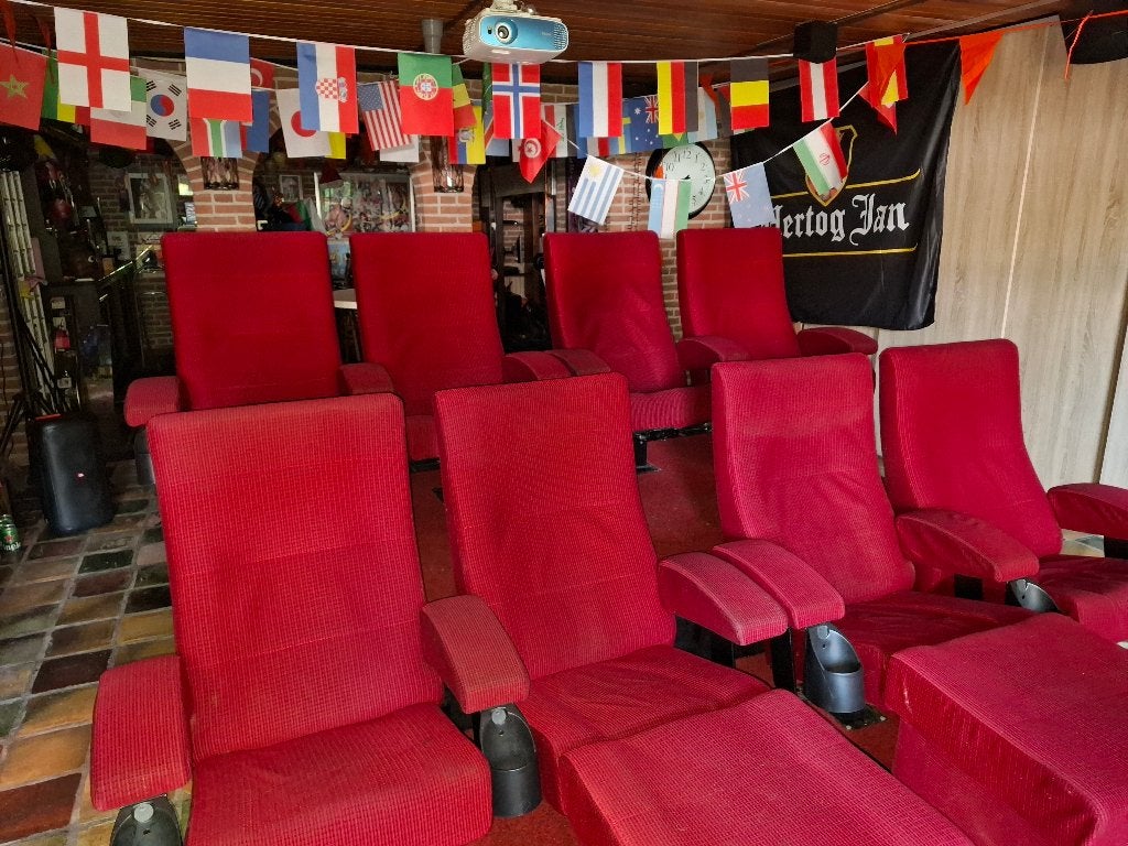 Originele rode bioscoopstoelen / theaterstoelen – 8 stuks, Huis en Inrichting, Ophalen, Gebruikt, Vijf, Zes of meer stoelen, Rood