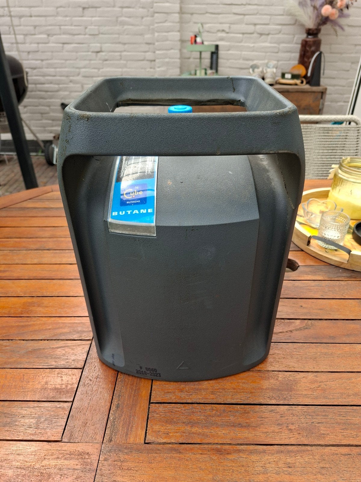 Butaan gasfles met aansluiting, Ophalen