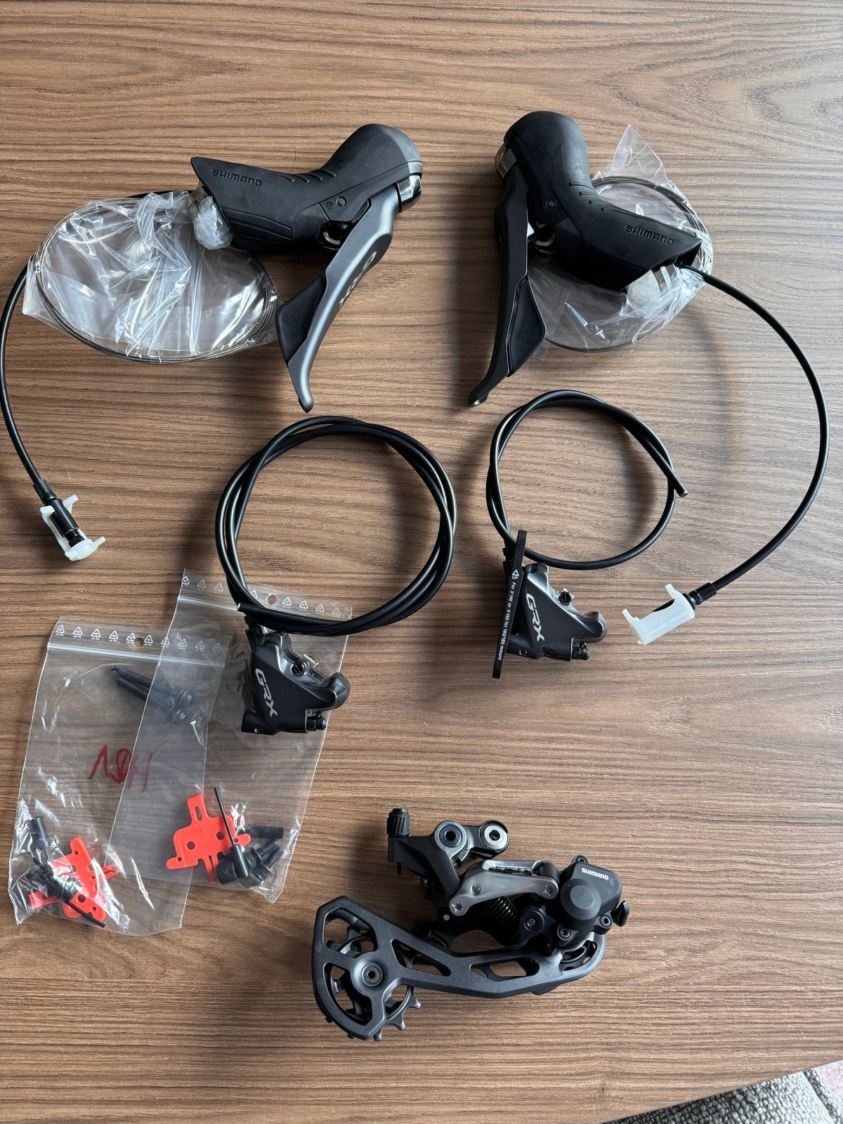 SHIMANO Pair Disc Brake GRX ST-RX810+BR-RX810 FM J-Kit NEW, Fietsen en Brommers, Fietsonderdelen, Ophalen of Verzenden, Zo goed als nieuw