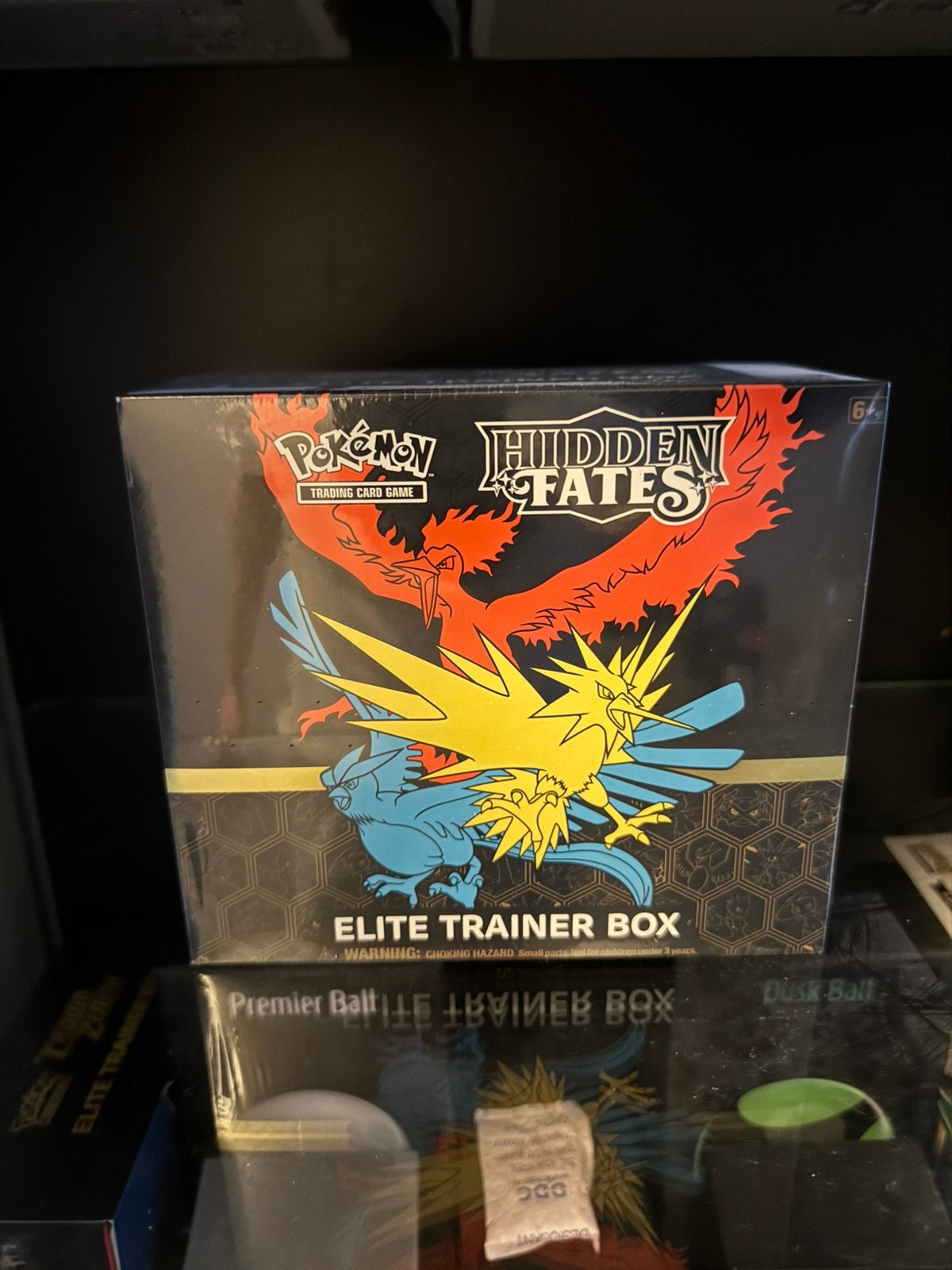 Pokemon Hidden Fates ETB, Hobby en Vrije tijd, Verzamelkaartspellen | Pokémon, Ophalen of Verzenden, Nieuw, Boosterbox