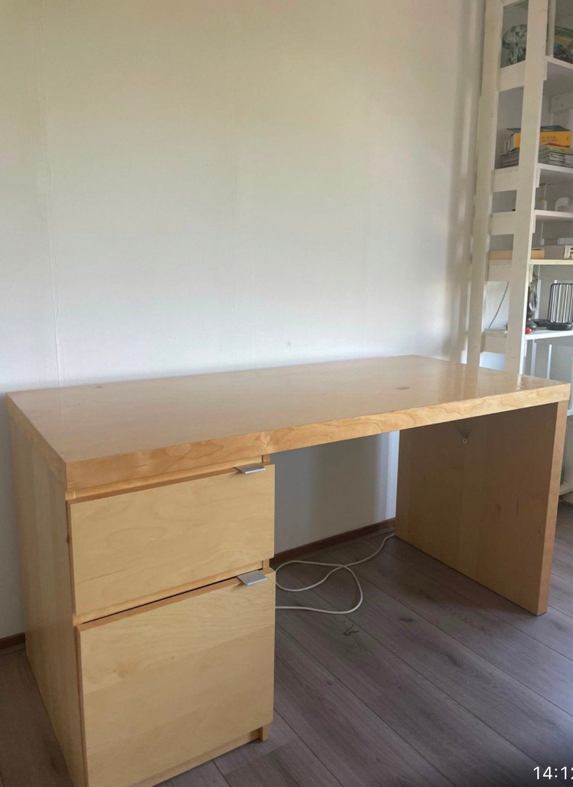 Gratis  L. grenen IKEA MALM bureau op te halen in Amsterdam, Ophalen, Gebruikt, 65 cm, Spaanplaat of MDF