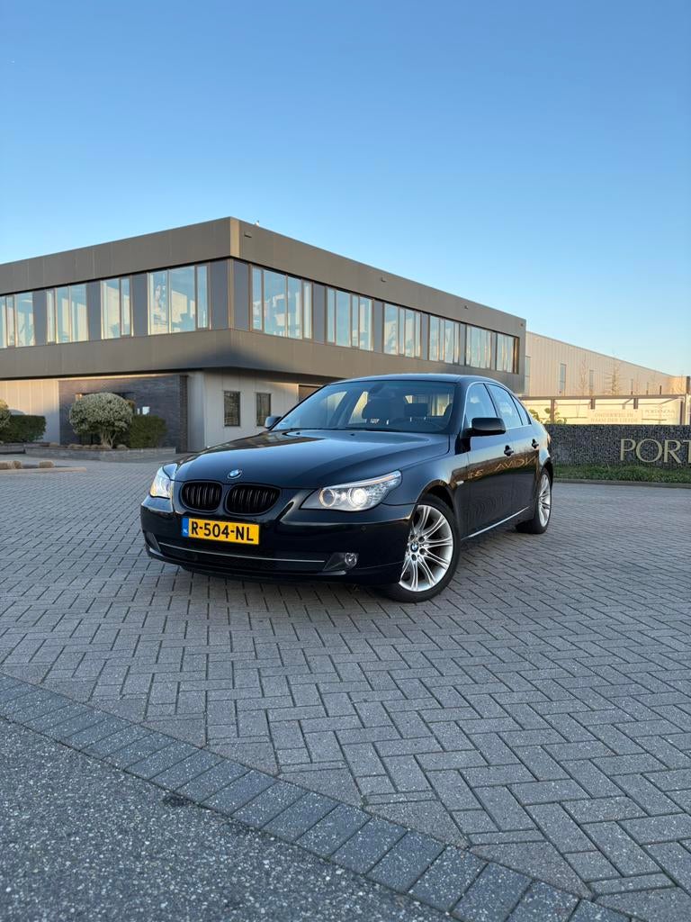 BMW 5 Serie 2.5 523i LCI, Auto's, Achterwielaandrijving, 1800 kg, Zwart, Zwart