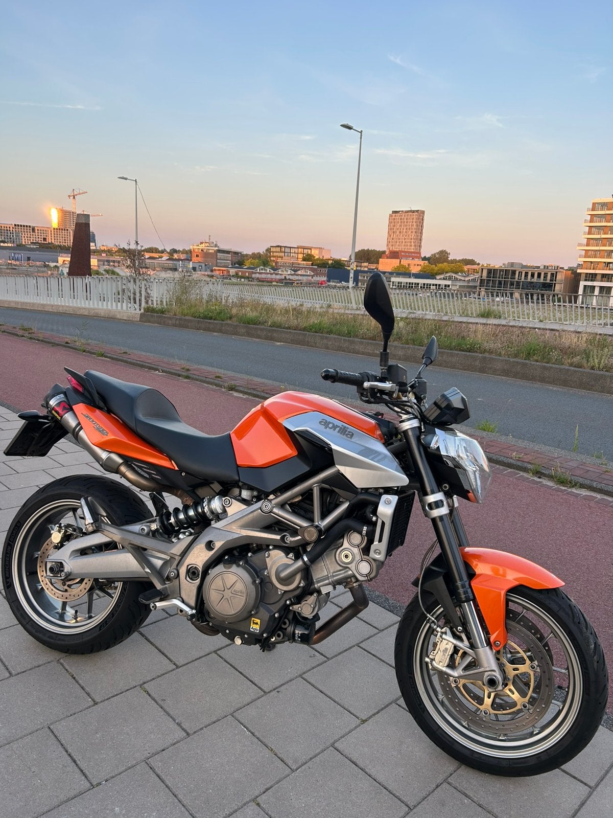 Aprillia shiver 750, 750 cc, 2 cilinders, Sportuitlaat, Occasion