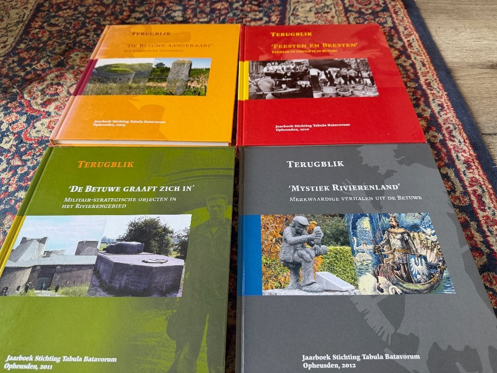 Terugblik. 4 Jaarboeken Stichting Tabula Batavorum. 2009, 20, 20e eeuw of later, Diverse auteurs, Ophalen of Verzenden, Zo goed als nieuw