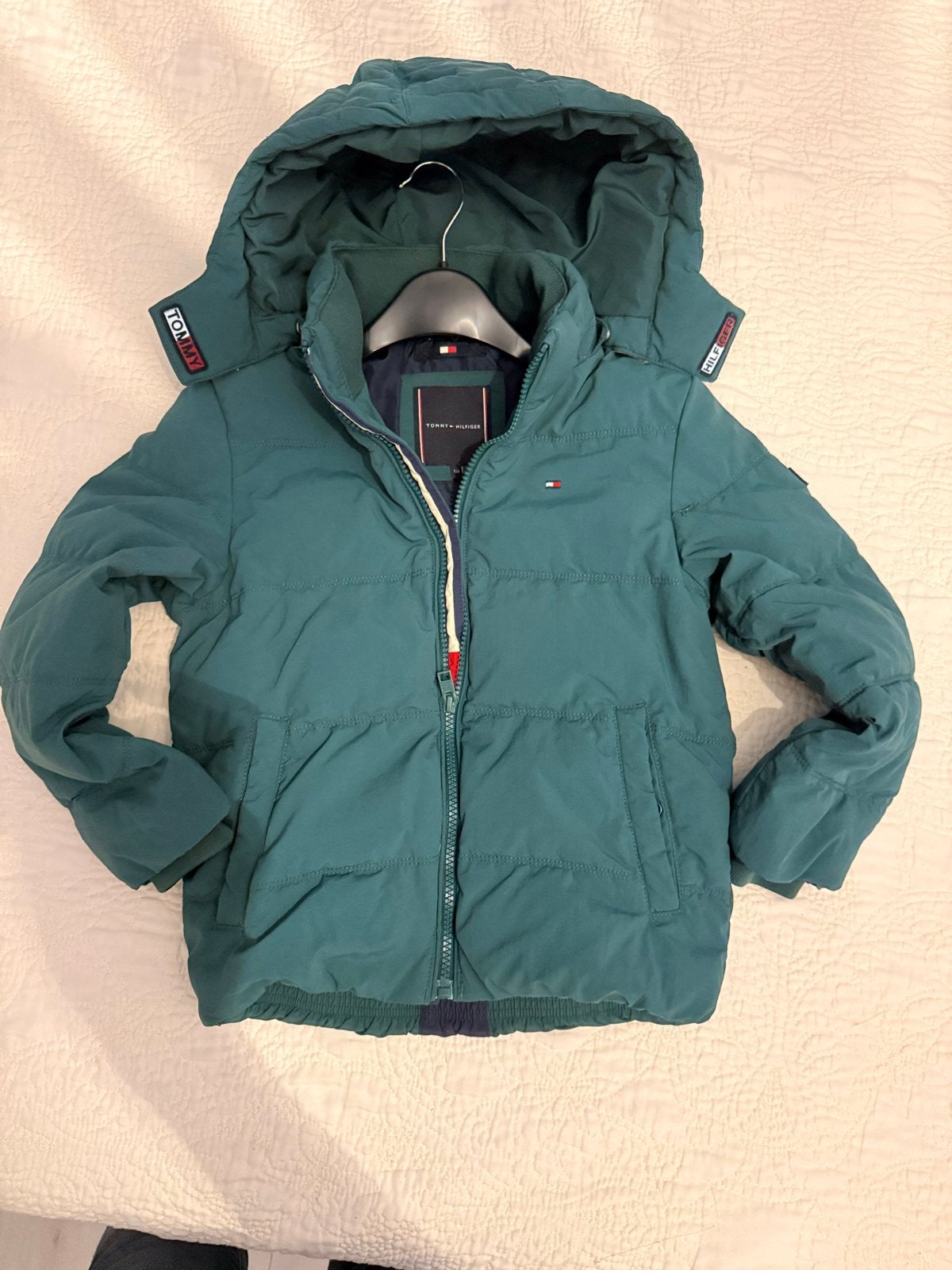 Tommy Hilfiger gewatteerde jas maat 116 - Groen, Ophalen of Verzenden, Zo goed als nieuw, Jongen of Meisje, Jas